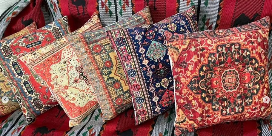 Bantal hiasan motif Arabian /  Moroccan [rental]