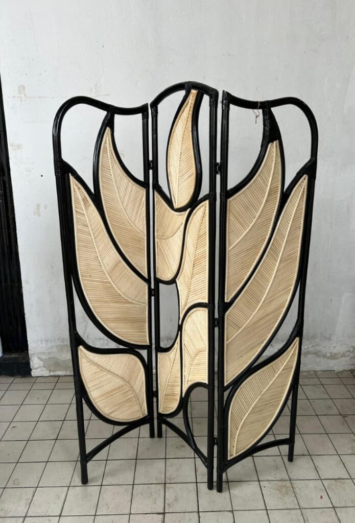 Black frame white leaf rattan partition [rental] – Your DIY Project Rental