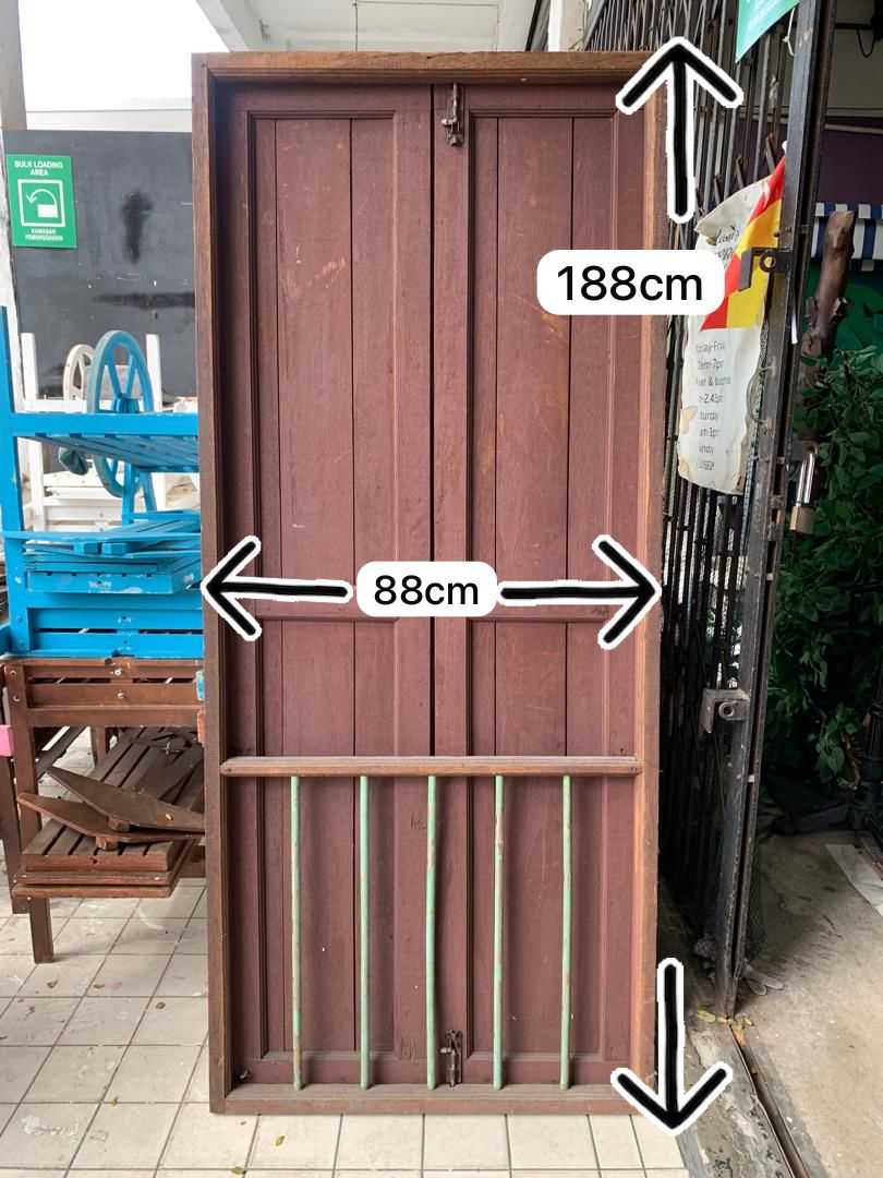 Tingkap kayu kampung berpalang sewa - Image 3