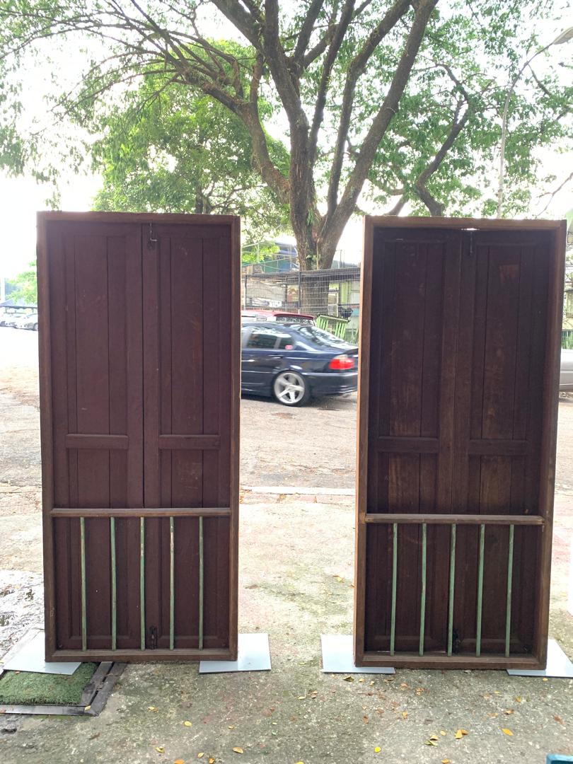 Tingkap kayu kampung berpalang sewa - Image 7