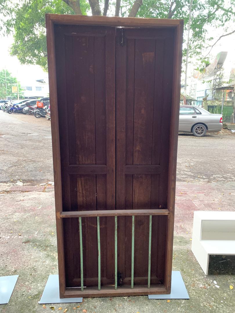 Tingkap kayu kampung berpalang sewa - Image 5